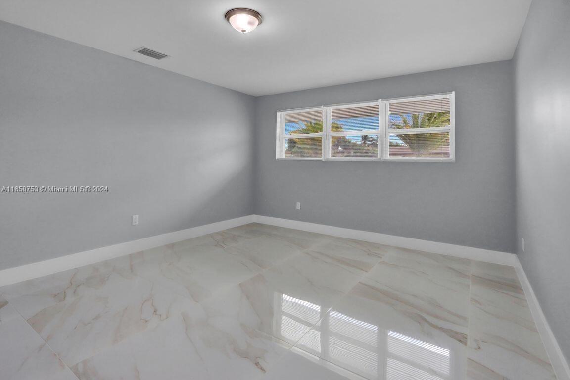 EDGEWATER PARK - Residential