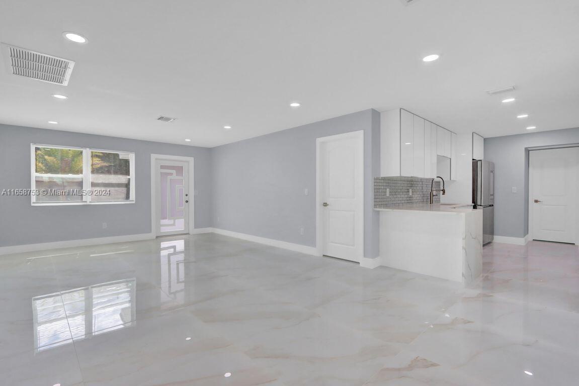 EDGEWATER PARK - Residential