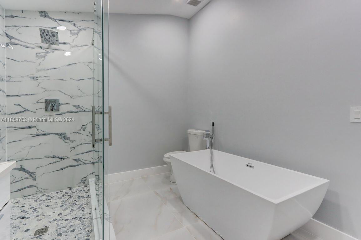 EDGEWATER PARK - Residential