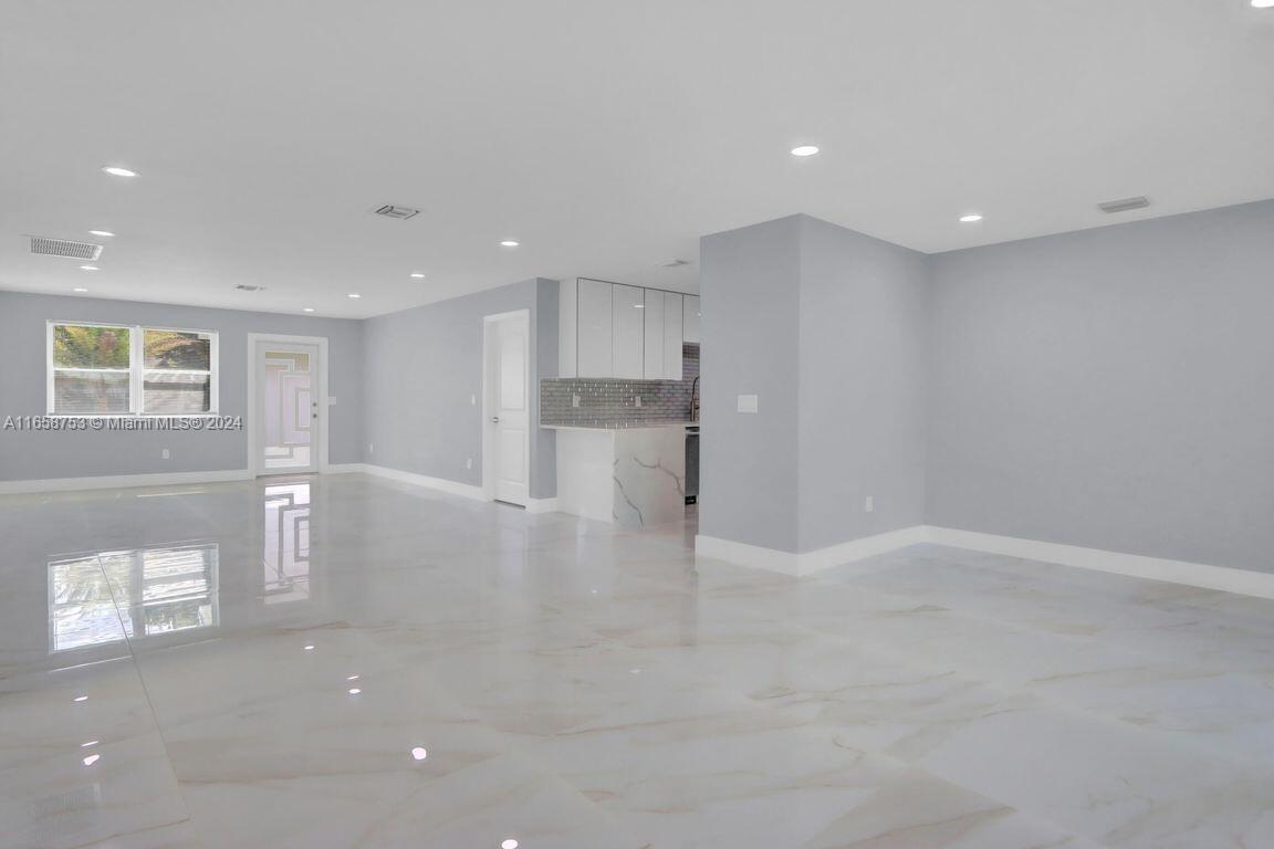 EDGEWATER PARK - Residential