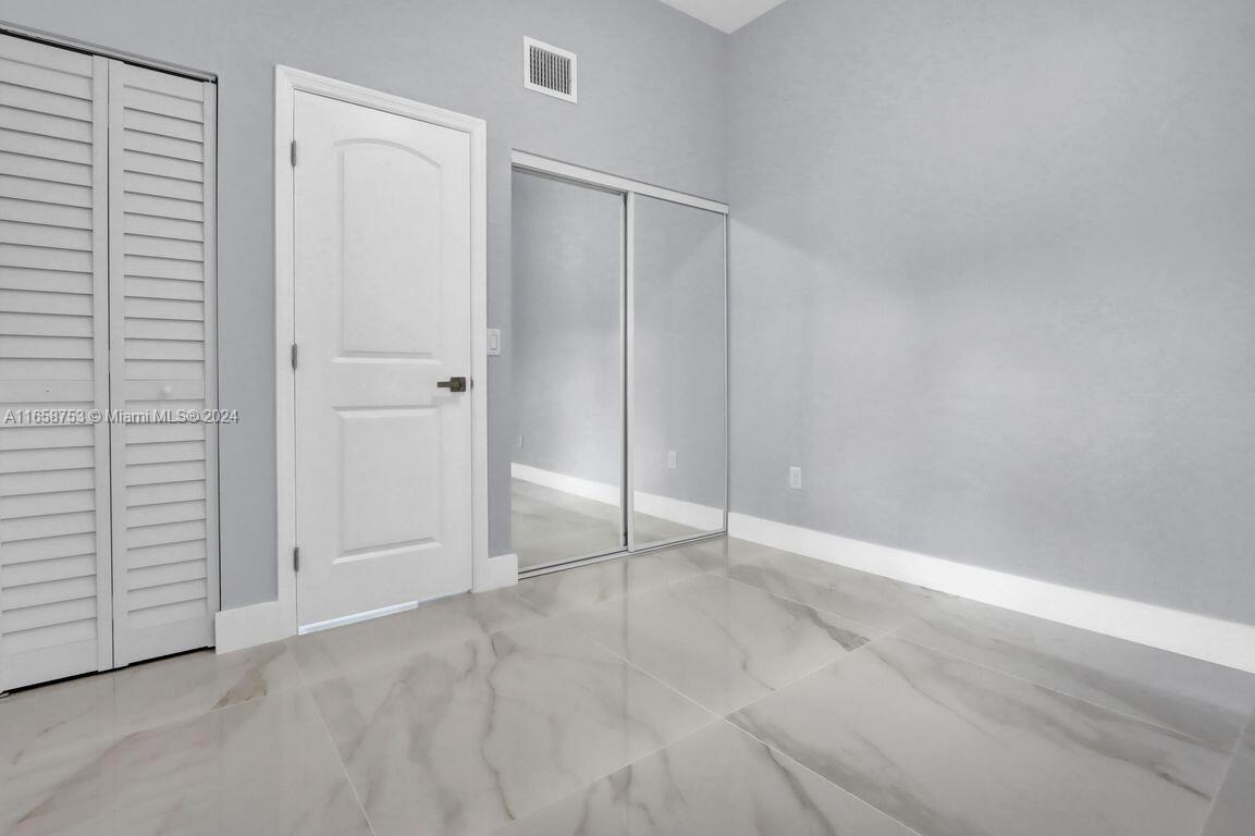 EDGEWATER PARK - Residential