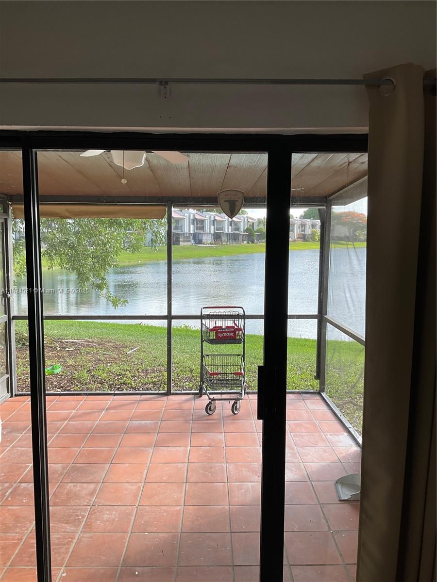 Property for Sale at 510 W Park Dr 104-3, Miami, Broward County, Florida - Bedrooms: 2 
Bathrooms: 1  - $295,000