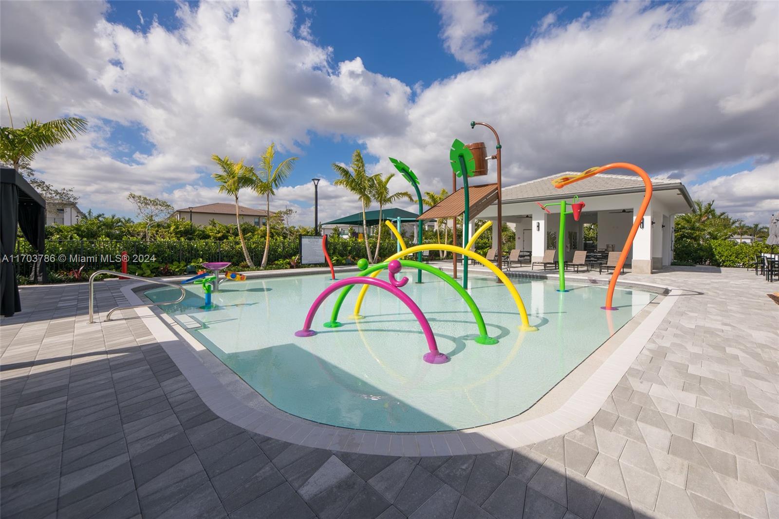 LOTUS PALM - Residential