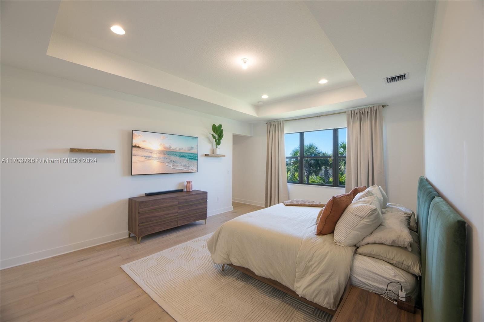 LOTUS PALM - Residential