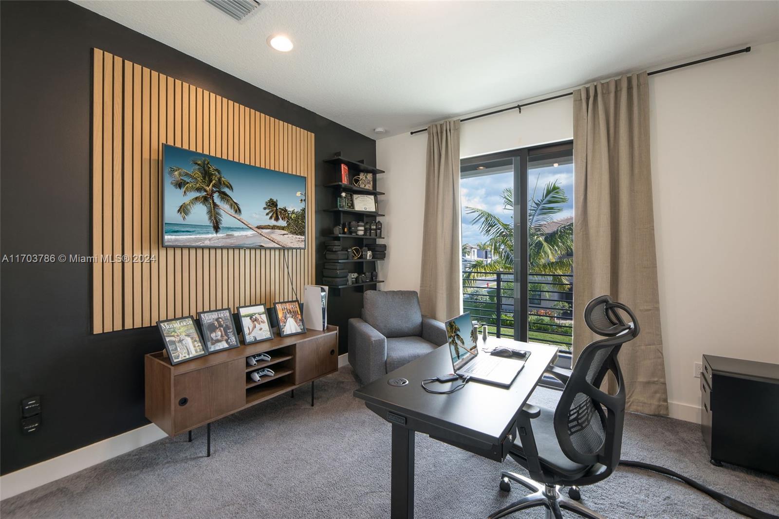 LOTUS PALM - Residential