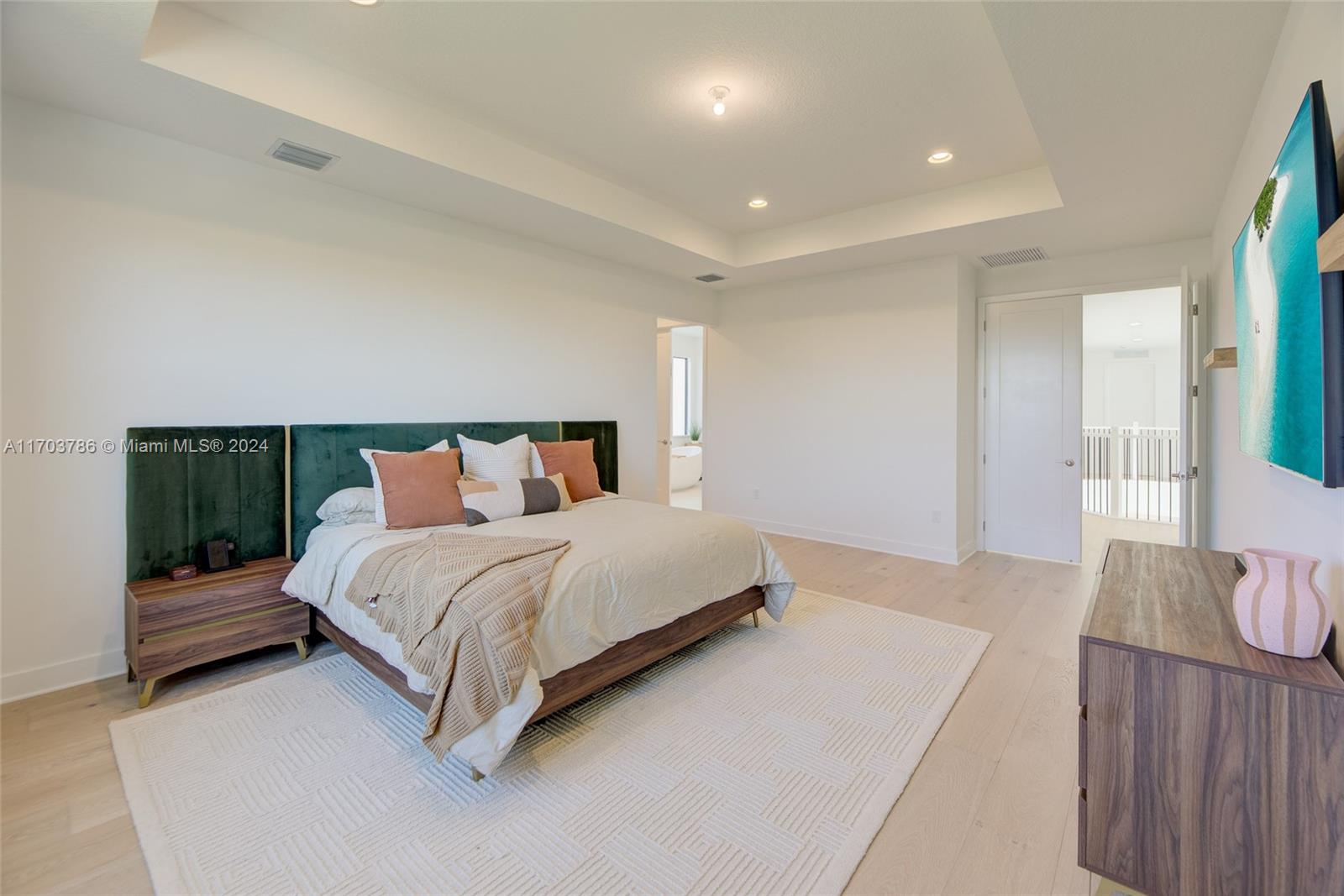 LOTUS PALM - Residential