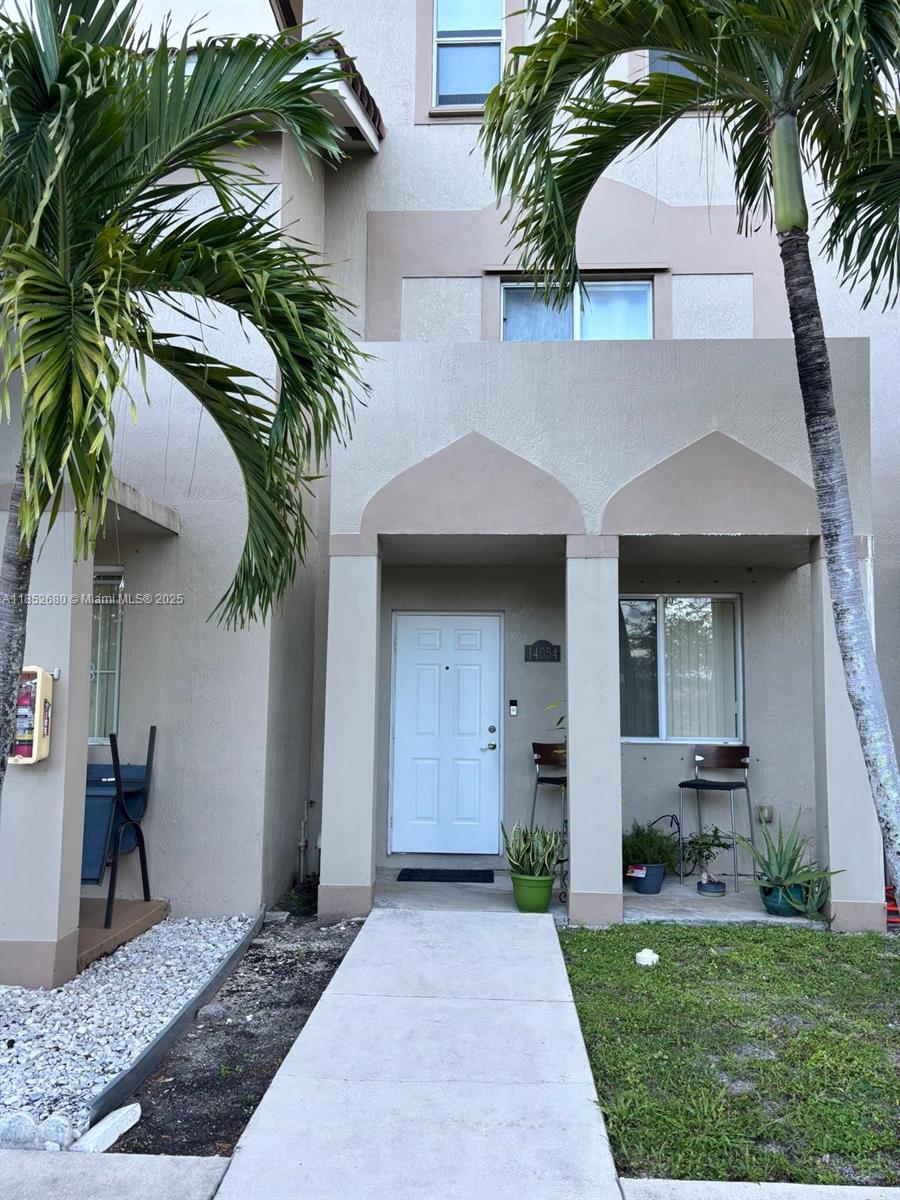 Spacious 3-bed, 2.5-bath home in the heart of Opa-Locka! Perfect for families seeking comfort and convenience. Features large bedrooms, open living space, and a private backyard. Just minutes from parks, schools, major highways (I-95 & 826), Walmart, restaurants, and public transit. Close to Amelia Earhart Park and St. Thomas University. Rapid approval – move in ready! Don't miss this amazing rental opportunity! listing agent email monica@tmg1stop.com