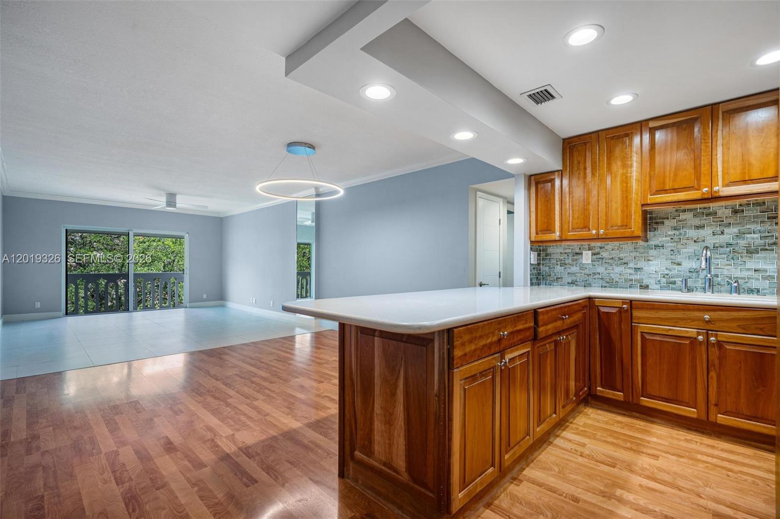 100 Edgewater Dr 342