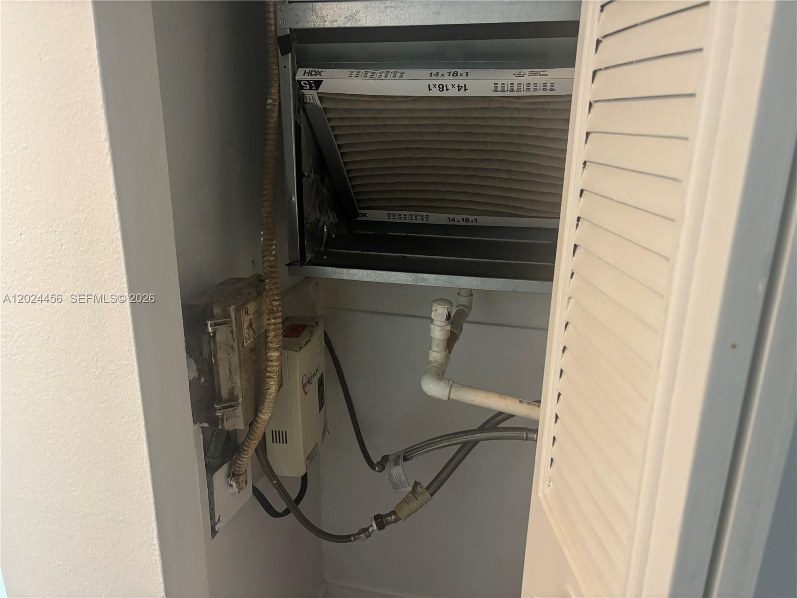MONTECARLO CONDO - Residential Lease