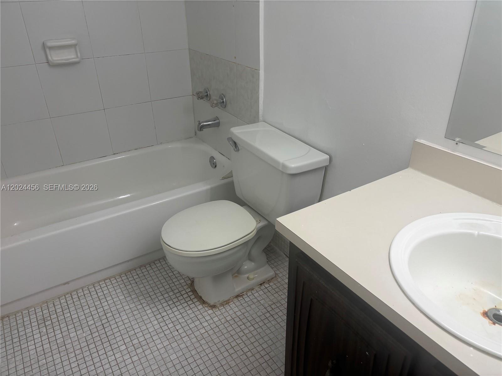 MONTECARLO CONDO - Residential Lease