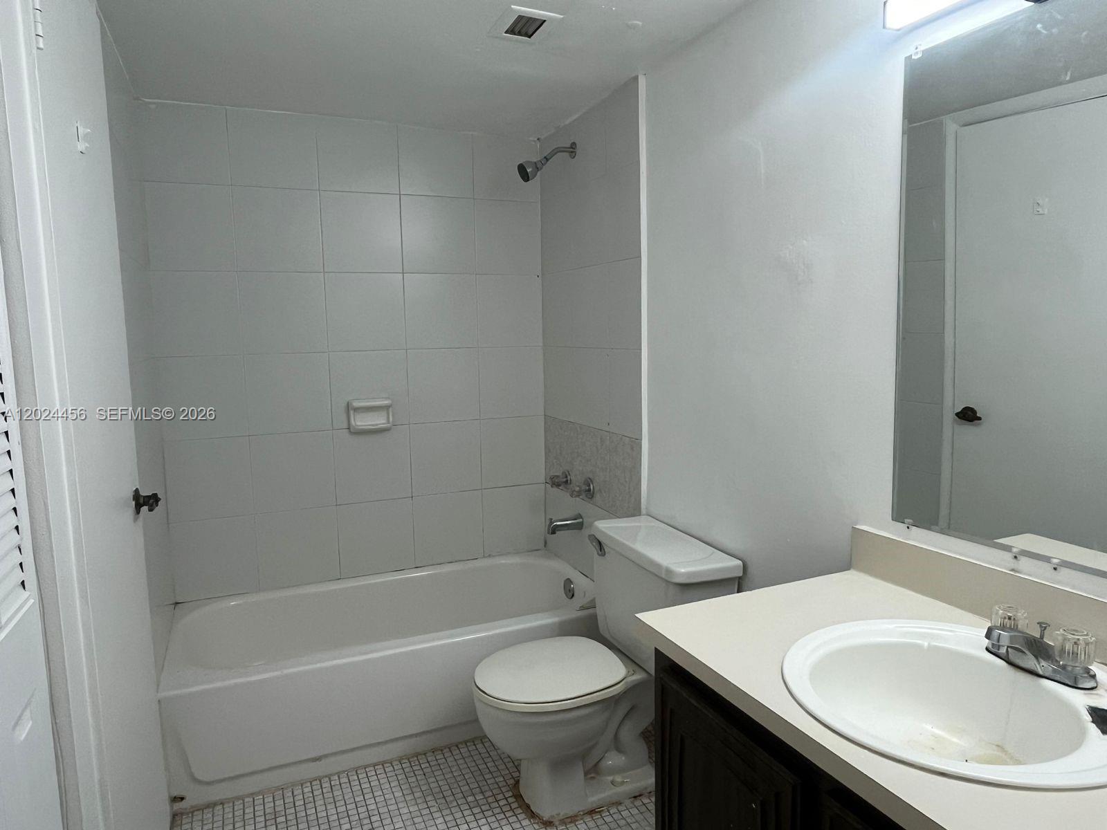 MONTECARLO CONDO - Residential Lease