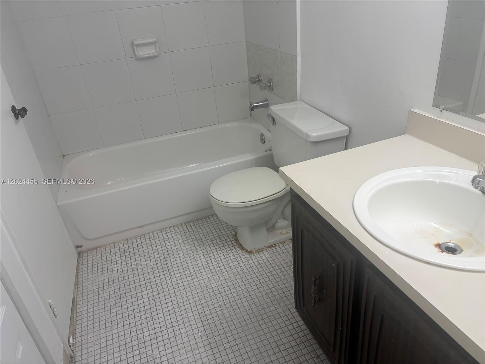 MONTECARLO CONDO - Residential Lease