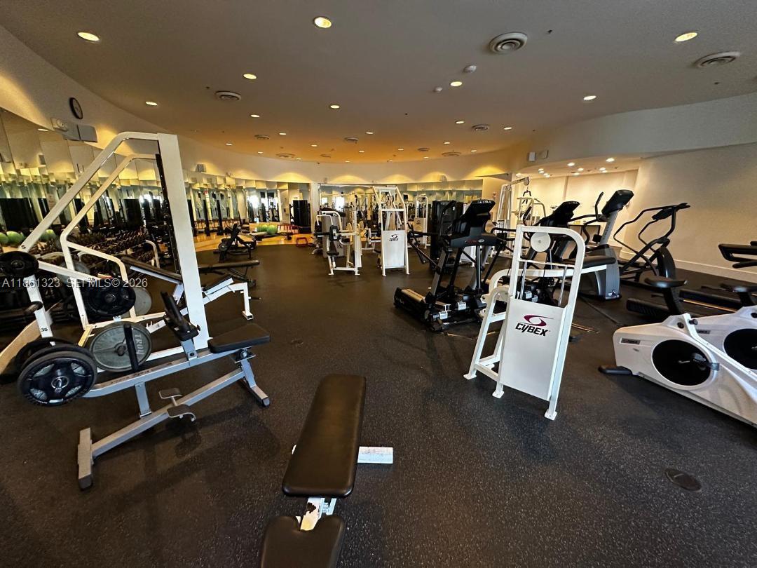 5600 CONDO - Residential