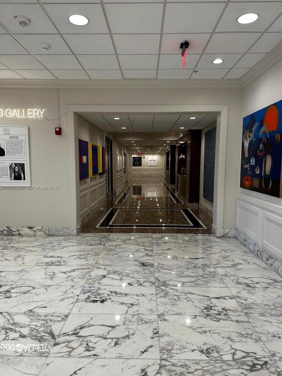 5600 CONDO - Residential