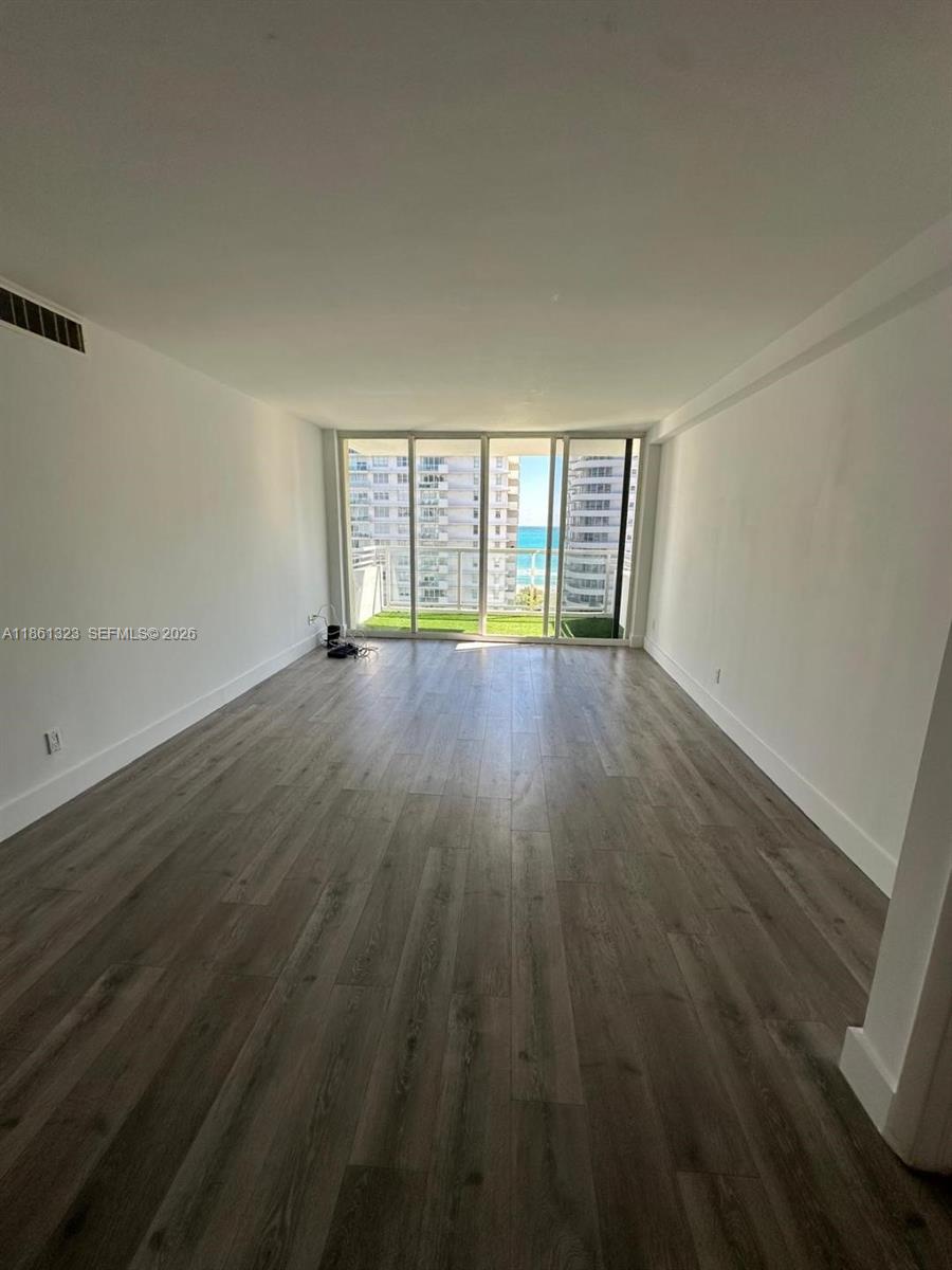5600 CONDO - Residential