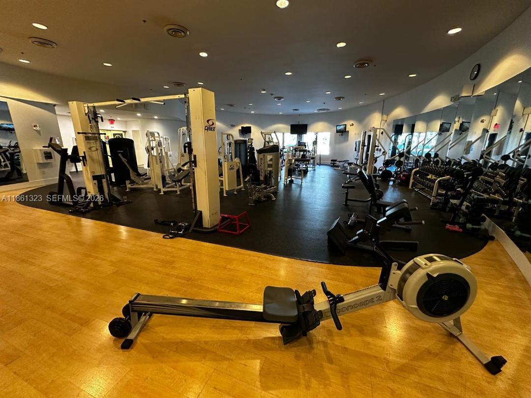 5600 CONDO - Residential