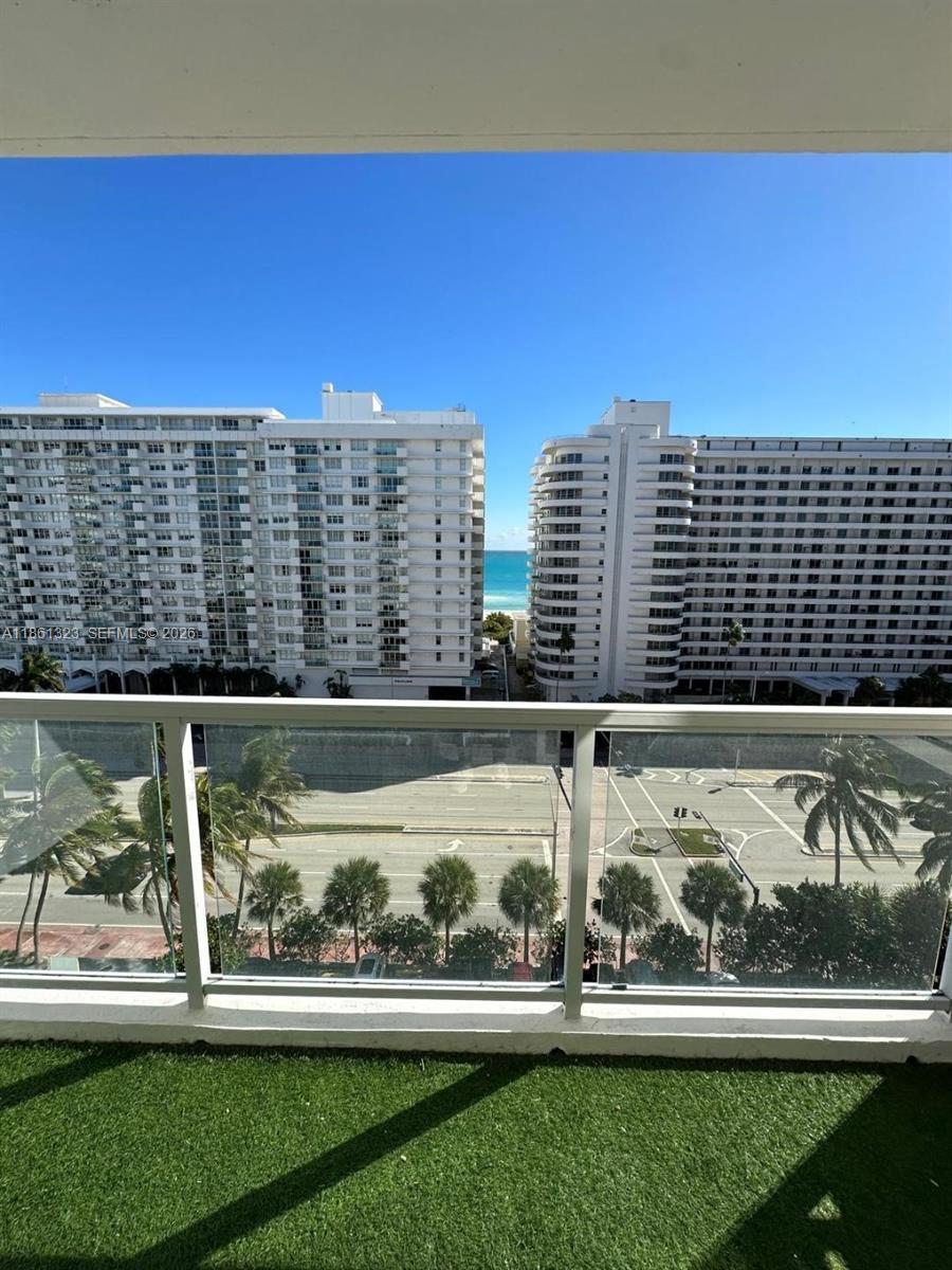 5600 CONDO - Residential