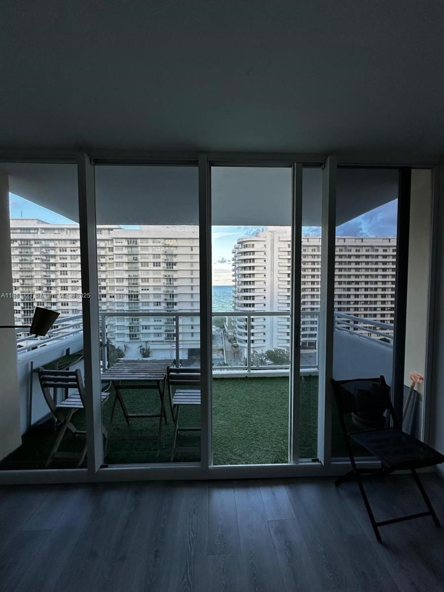 5600 CONDO - Residential