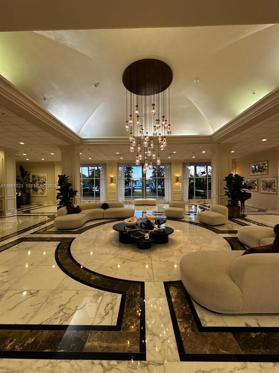 5600 CONDO - Residential