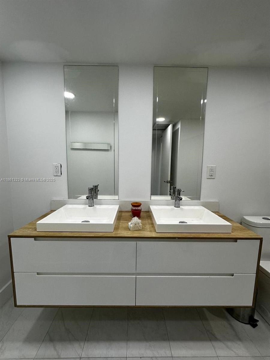 5600 CONDO - Residential