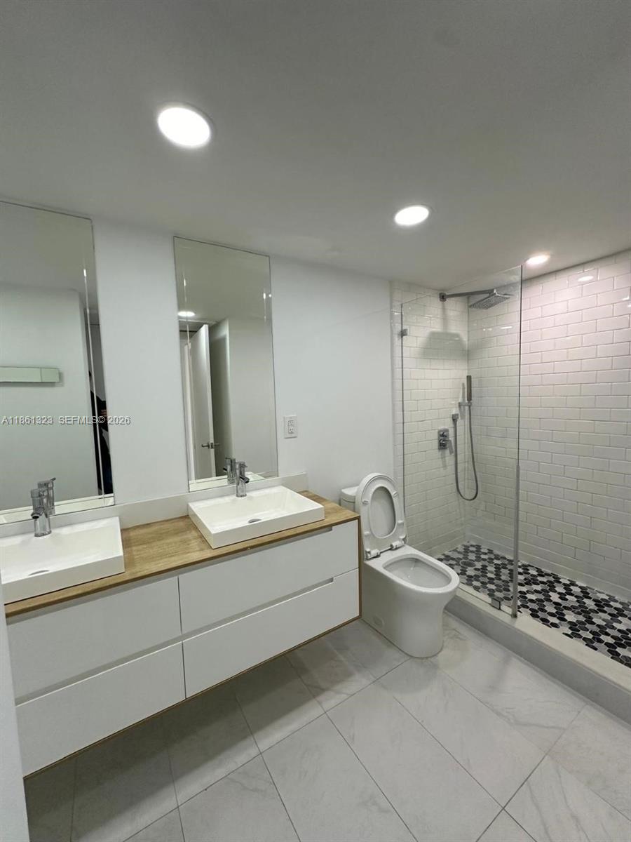 5600 CONDO - Residential