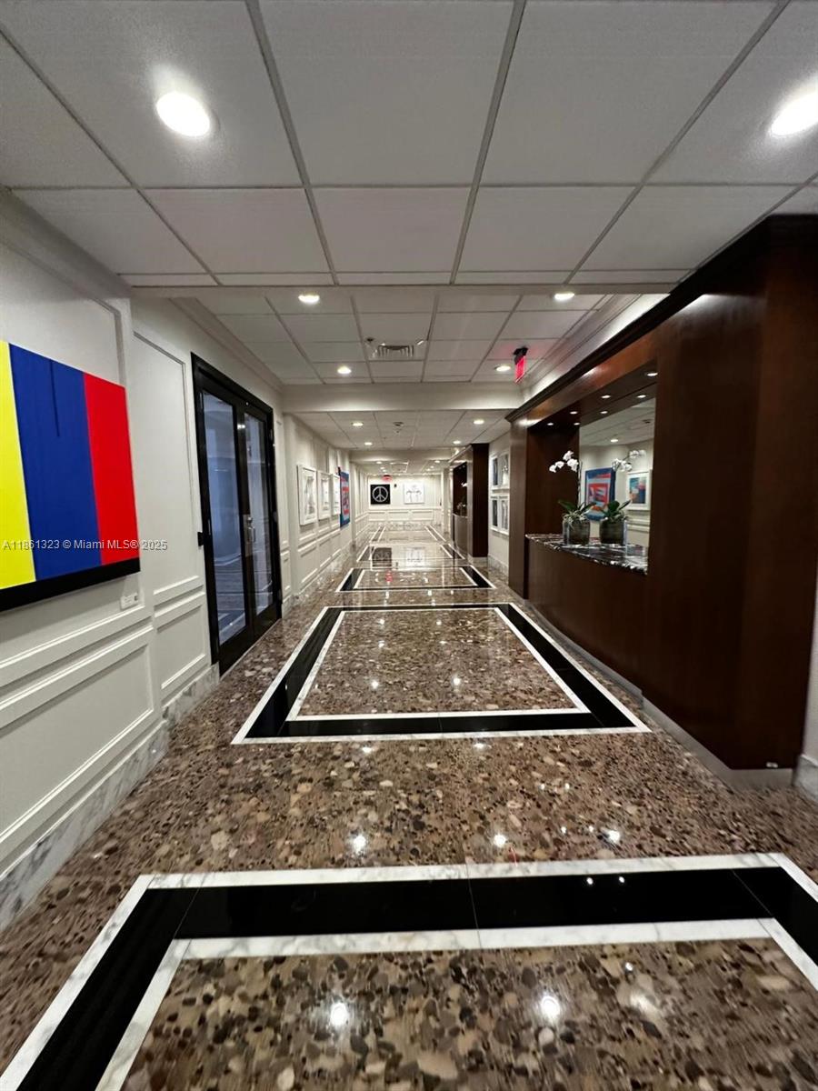 5600 CONDO - Residential