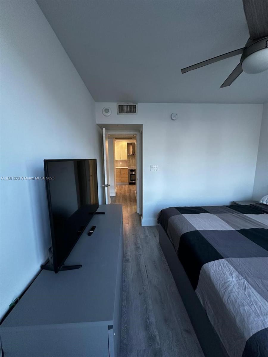 5600 CONDO - Residential