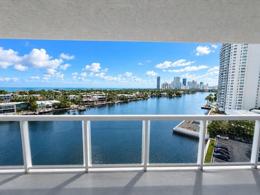20515 E COUNTRY CLUB DR APT 1044, MIAMI, FL 33180 - Image 45028255b0bb27c73bf4053bc449d2cf/3765255083
