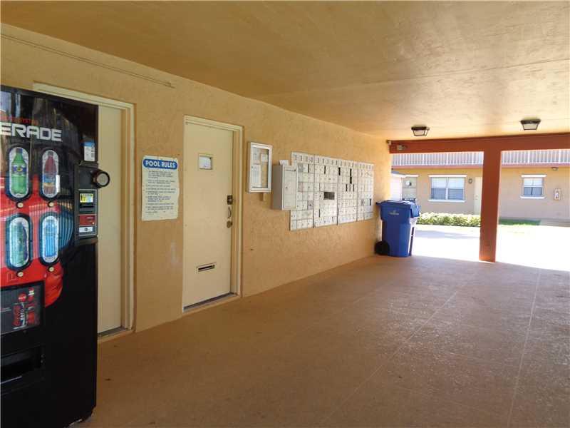 COURTS AT OAKLAND PARK (T - Residential Lease