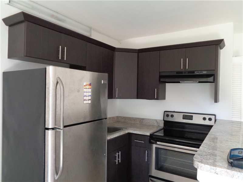 COURTS AT OAKLAND PARK (T - Residential Lease