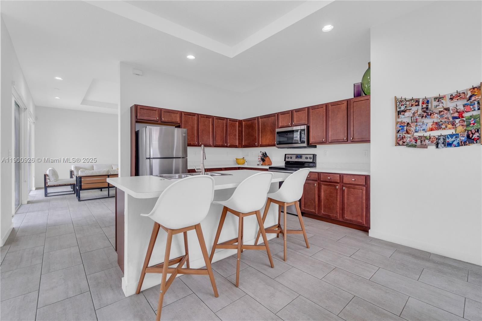 VENETIAN PARC WEST - Residential