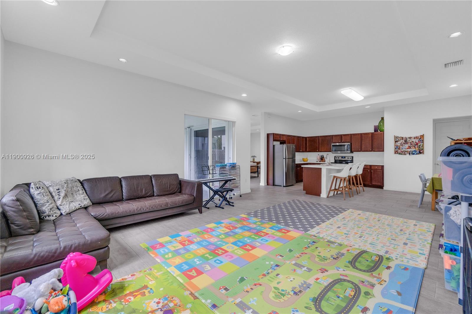 VENETIAN PARC WEST - Residential
