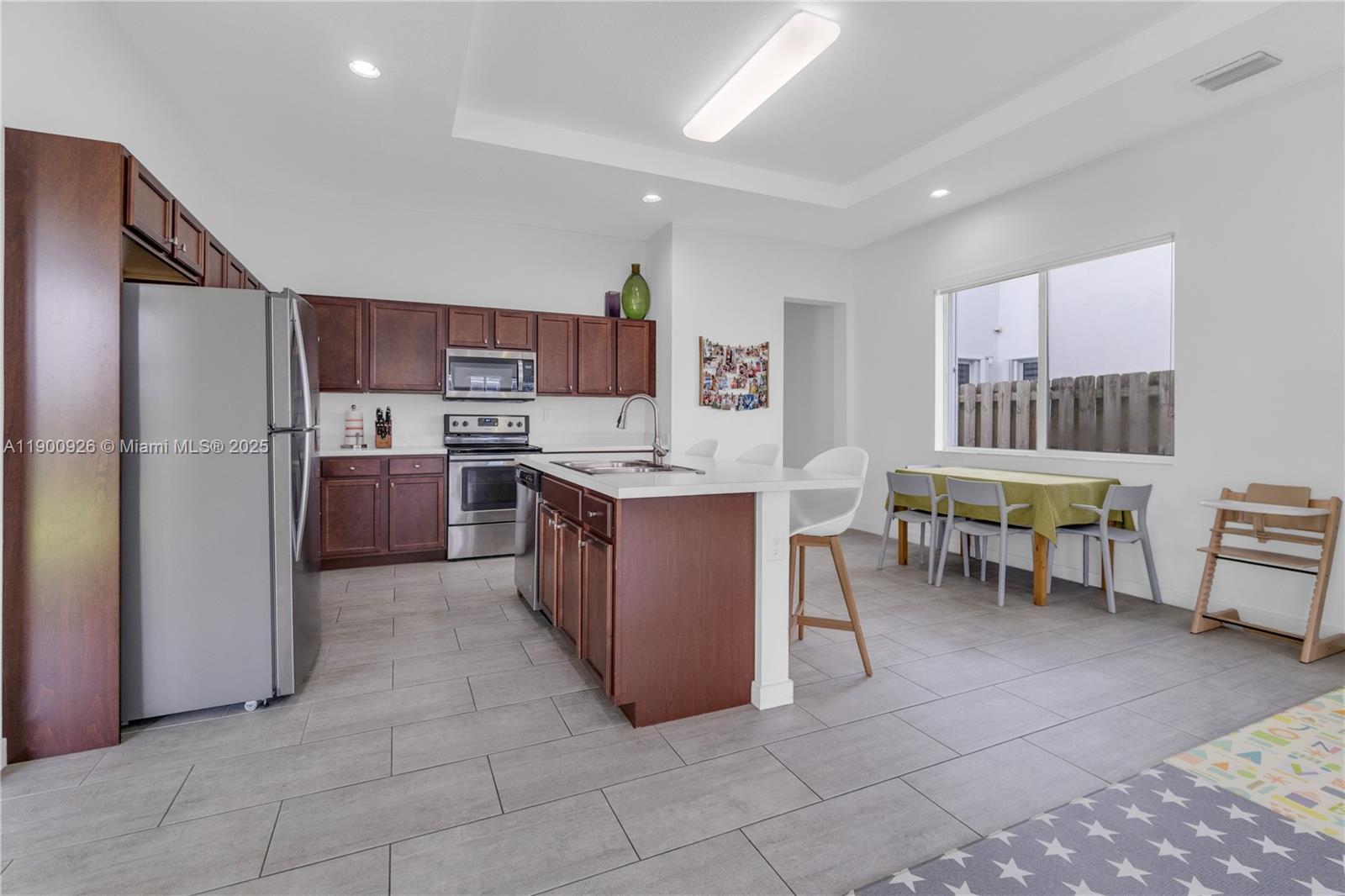 VENETIAN PARC WEST - Residential