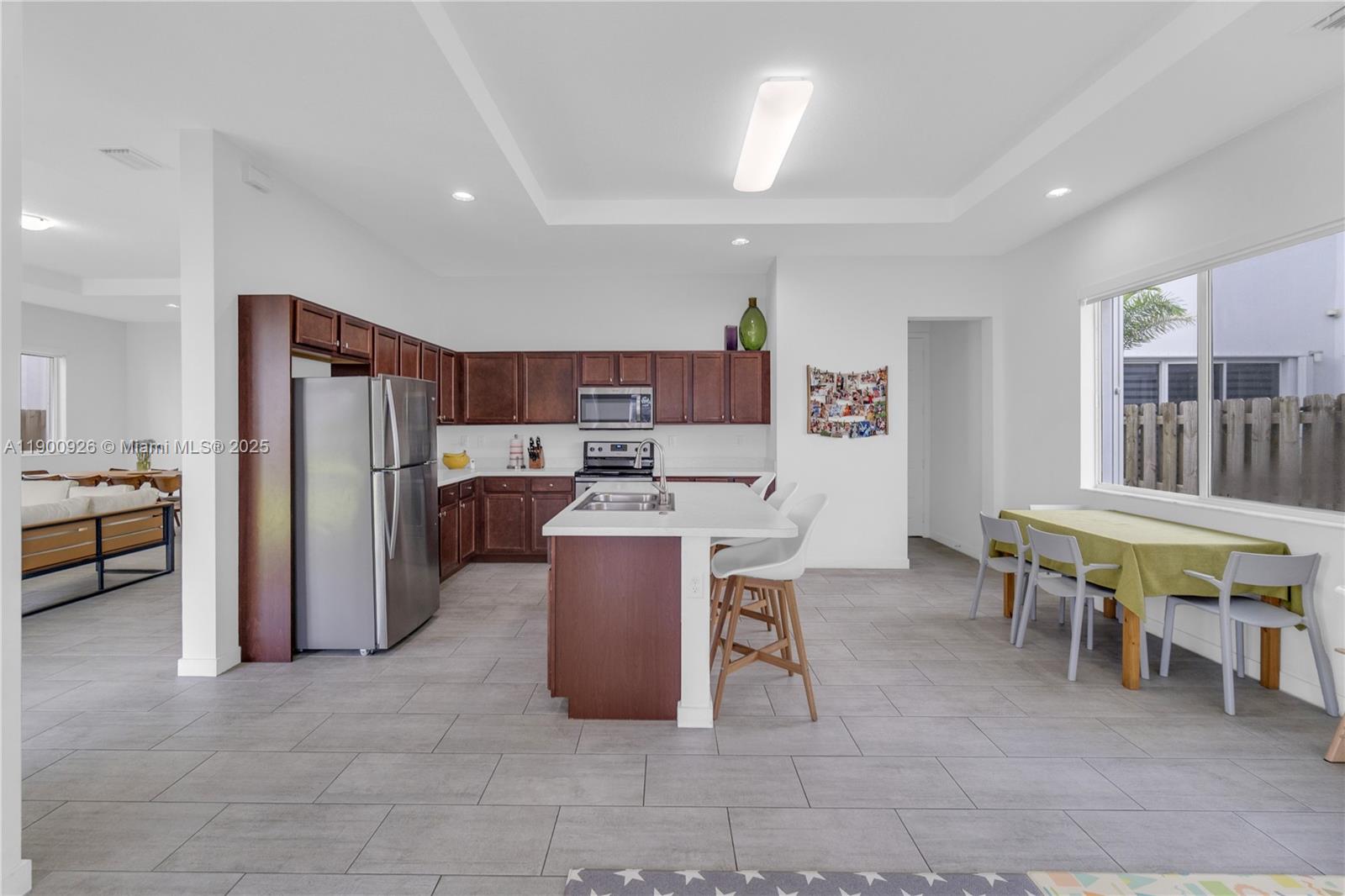 VENETIAN PARC WEST - Residential