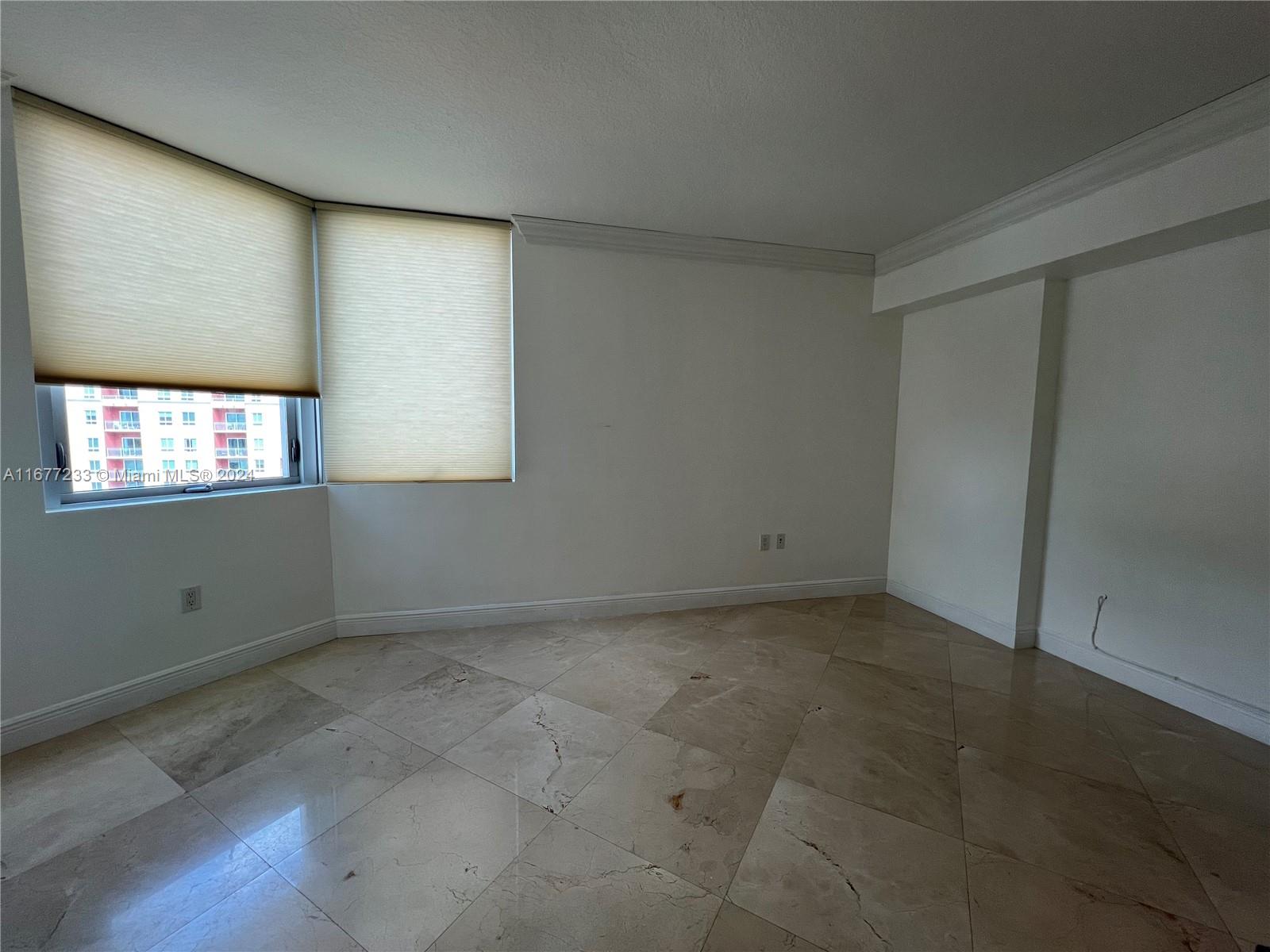 METROPOLIS I AT DADELAND - Residential