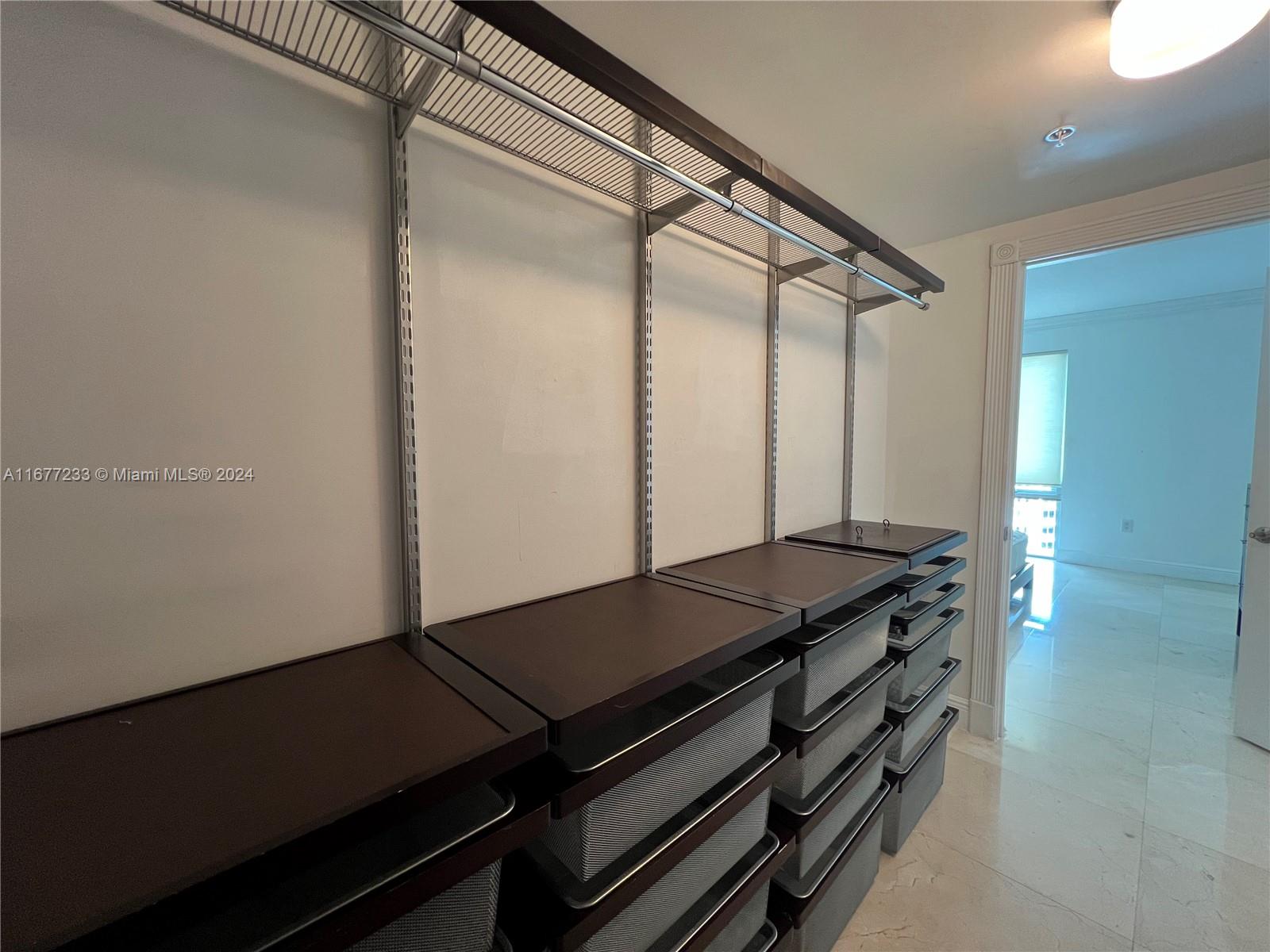 METROPOLIS I AT DADELAND - Residential