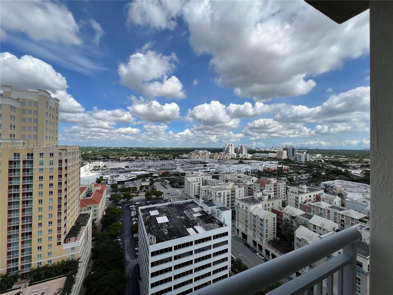 METROPOLIS I AT DADELAND - Residential