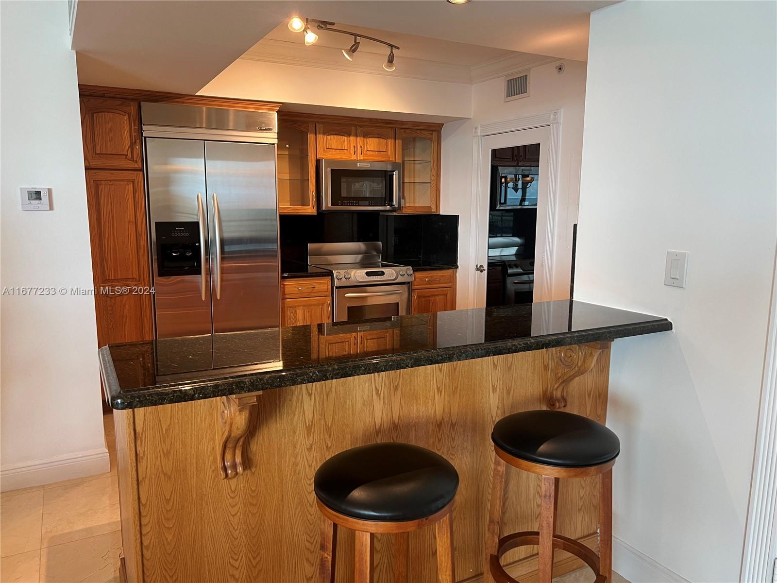 METROPOLIS I AT DADELAND - Residential