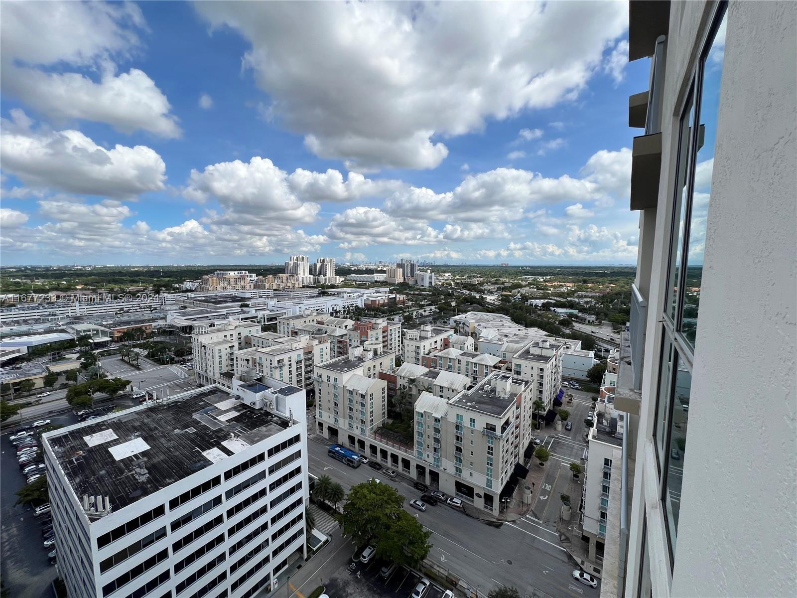 METROPOLIS I AT DADELAND - Residential