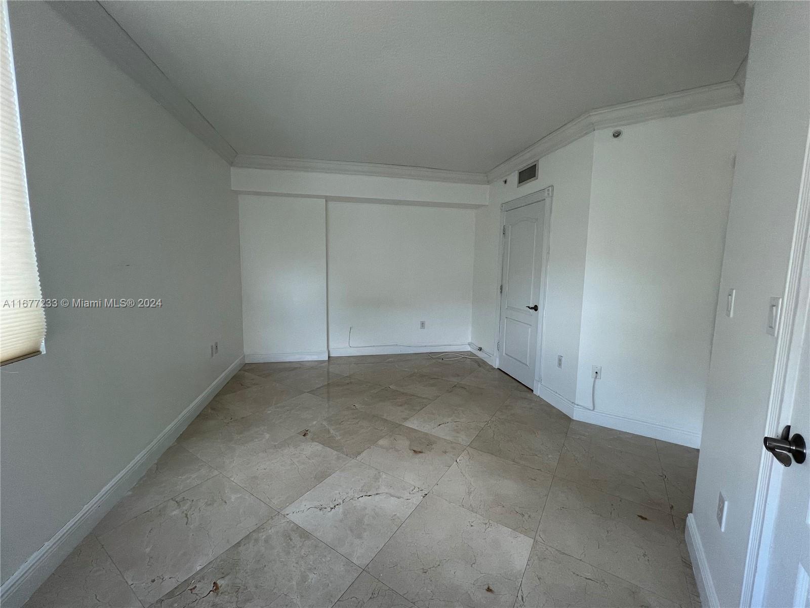 METROPOLIS I AT DADELAND - Residential
