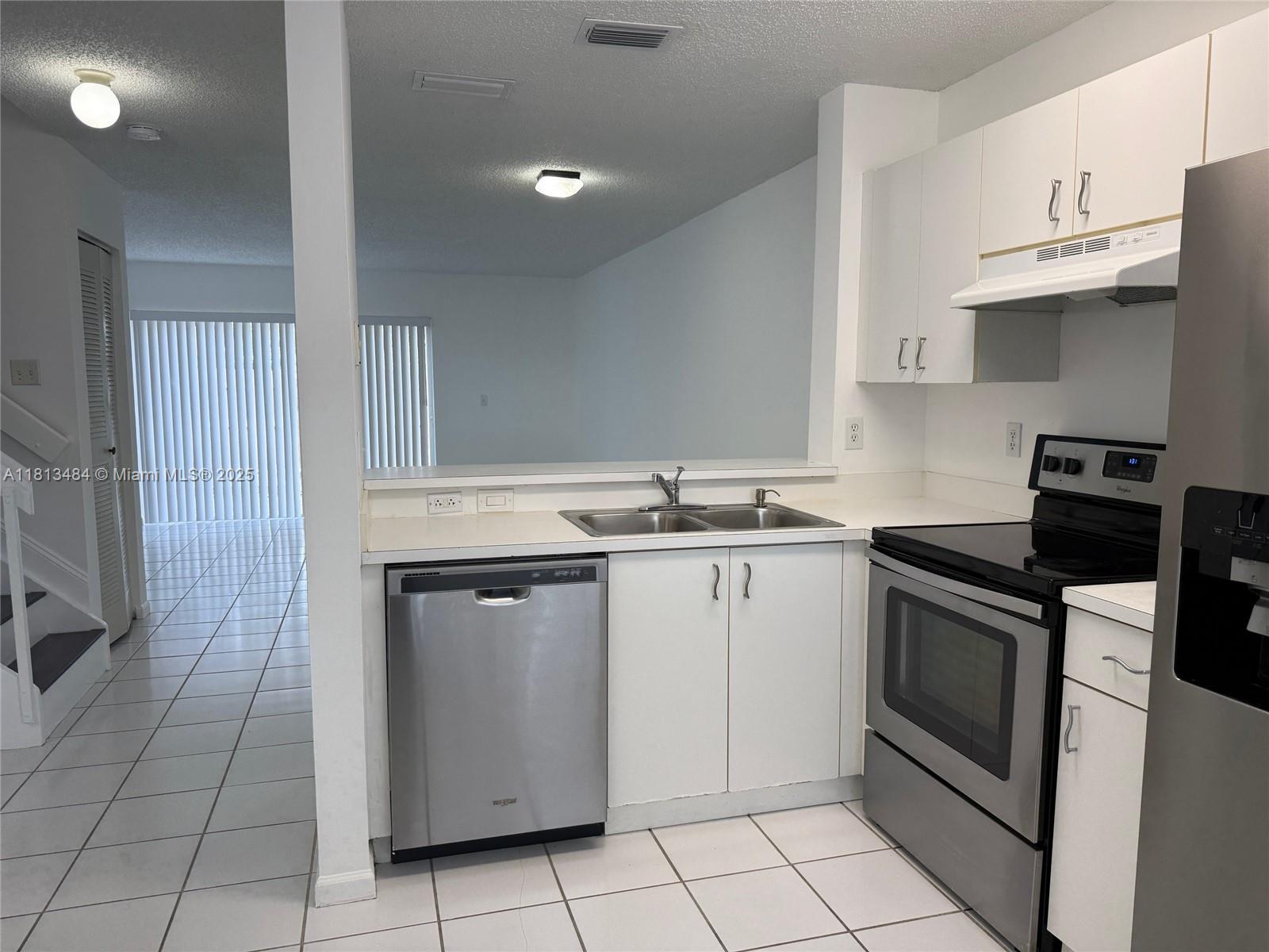 WEITZER SERENA LAKES TOWN - Residential Lease