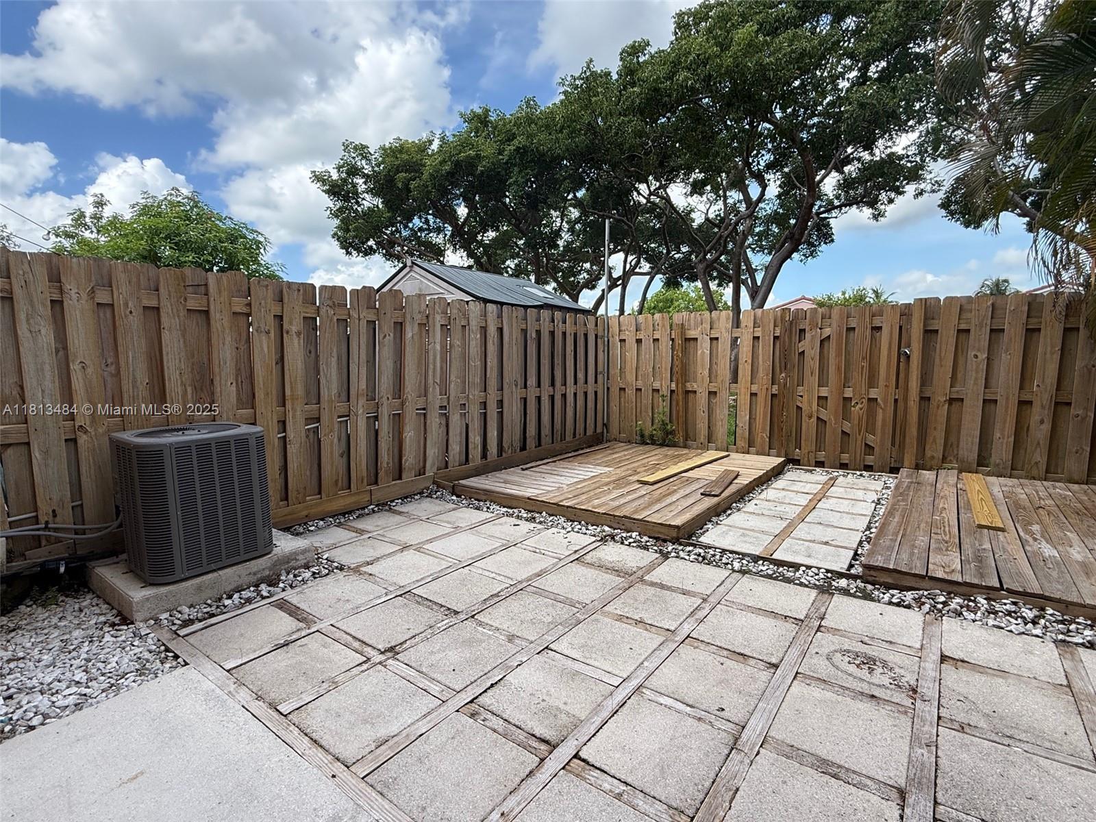 WEITZER SERENA LAKES TOWN - Residential Lease