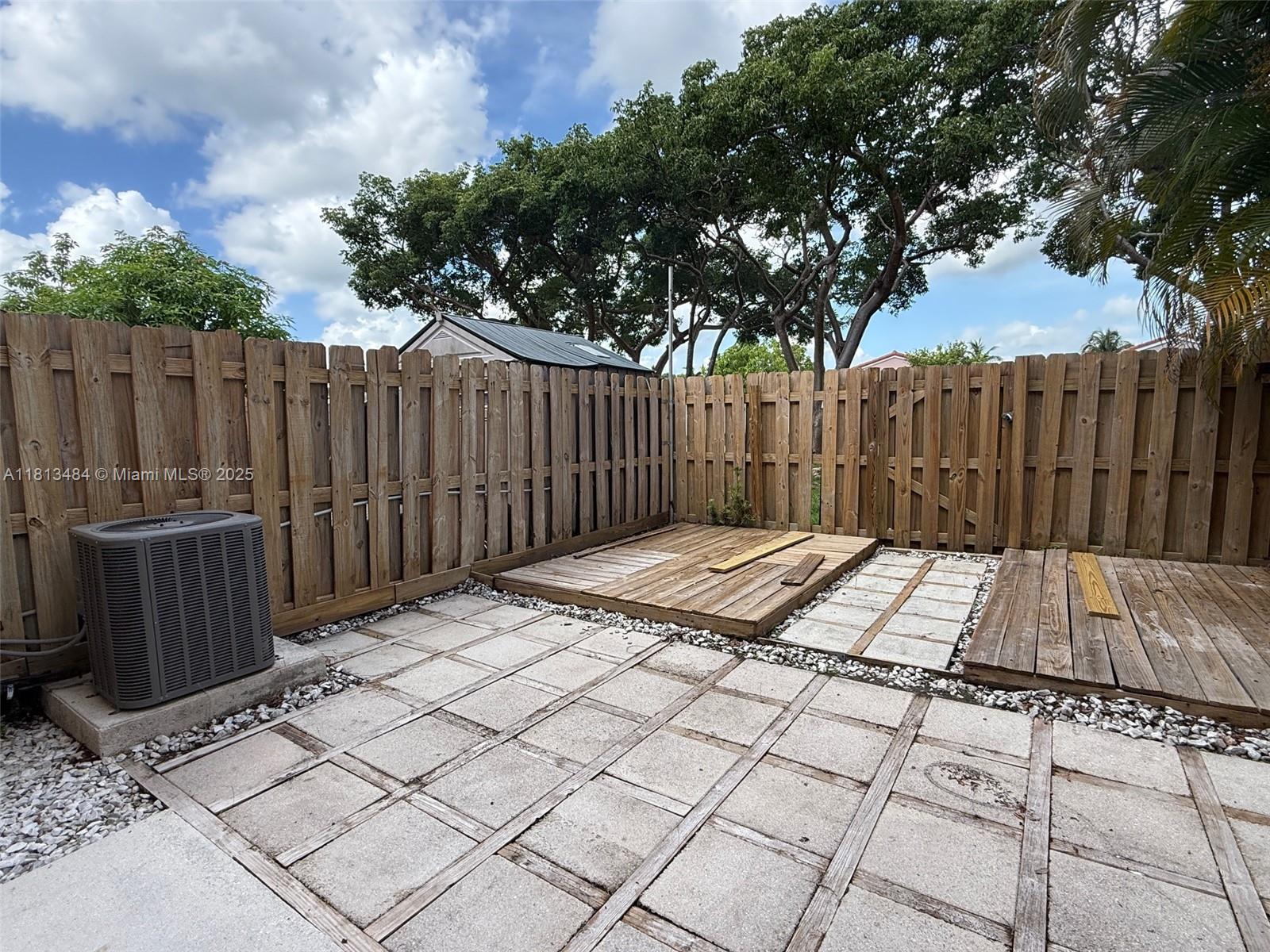 WEITZER SERENA LAKES TOWN - Residential Lease