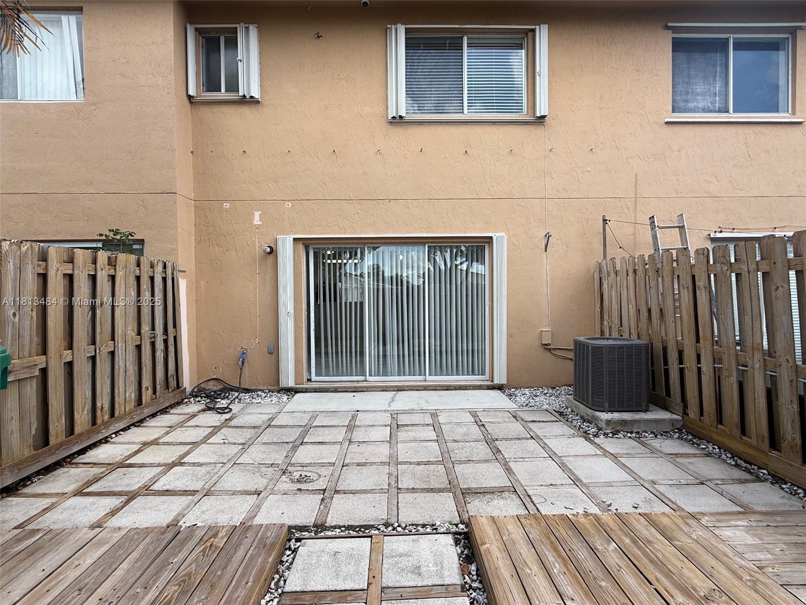 WEITZER SERENA LAKES TOWN - Residential Lease