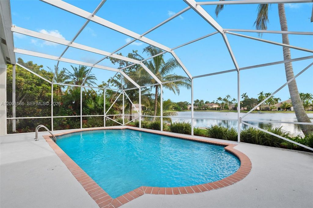 Photo of 646 Heritage Dr #646, Weston, FL 33326 (MLS # A12008166)