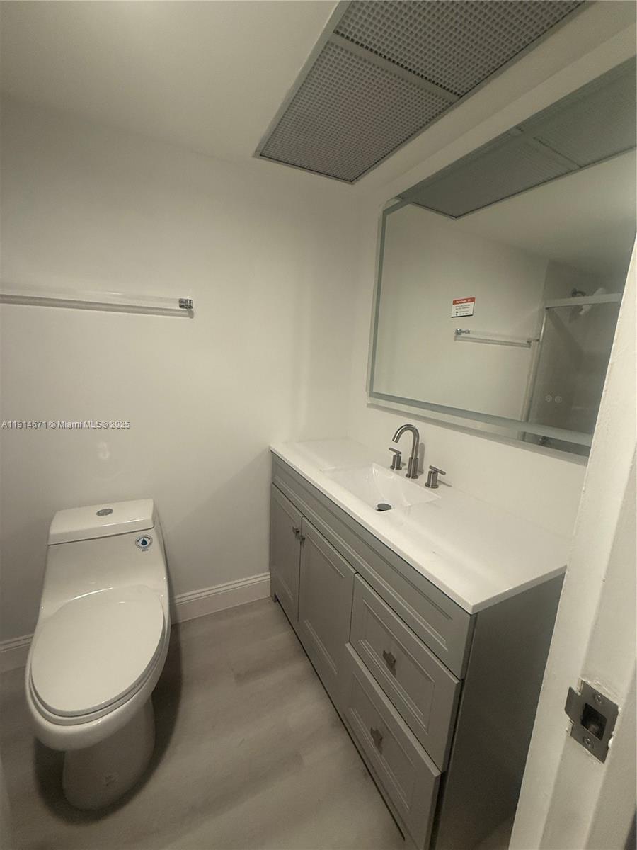 WINSTON TOWERS 100 CONDO - Residential Lease