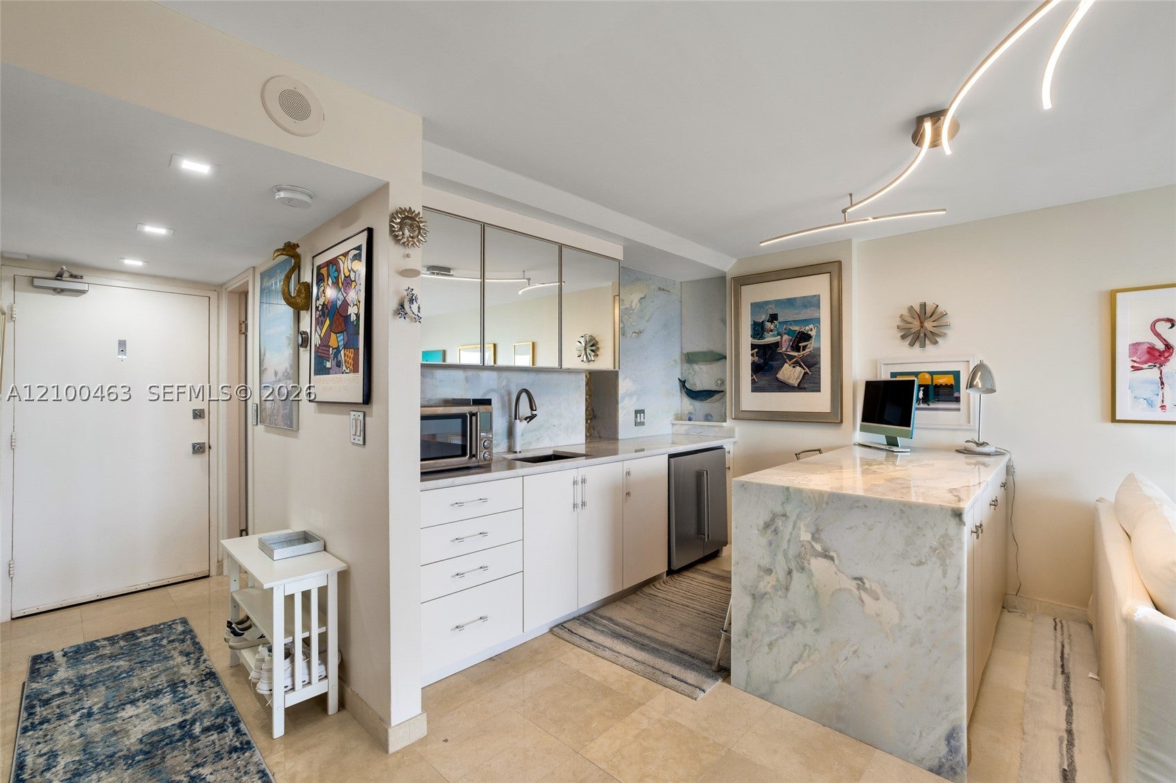 465 Ocean Dr 718