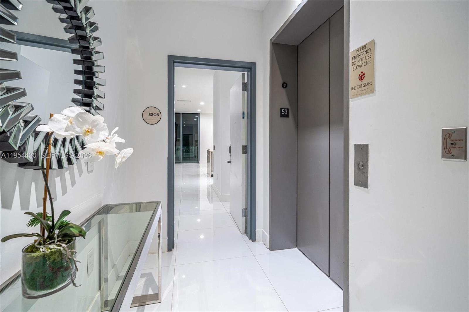 ONE PARAISO CONDO - Residential