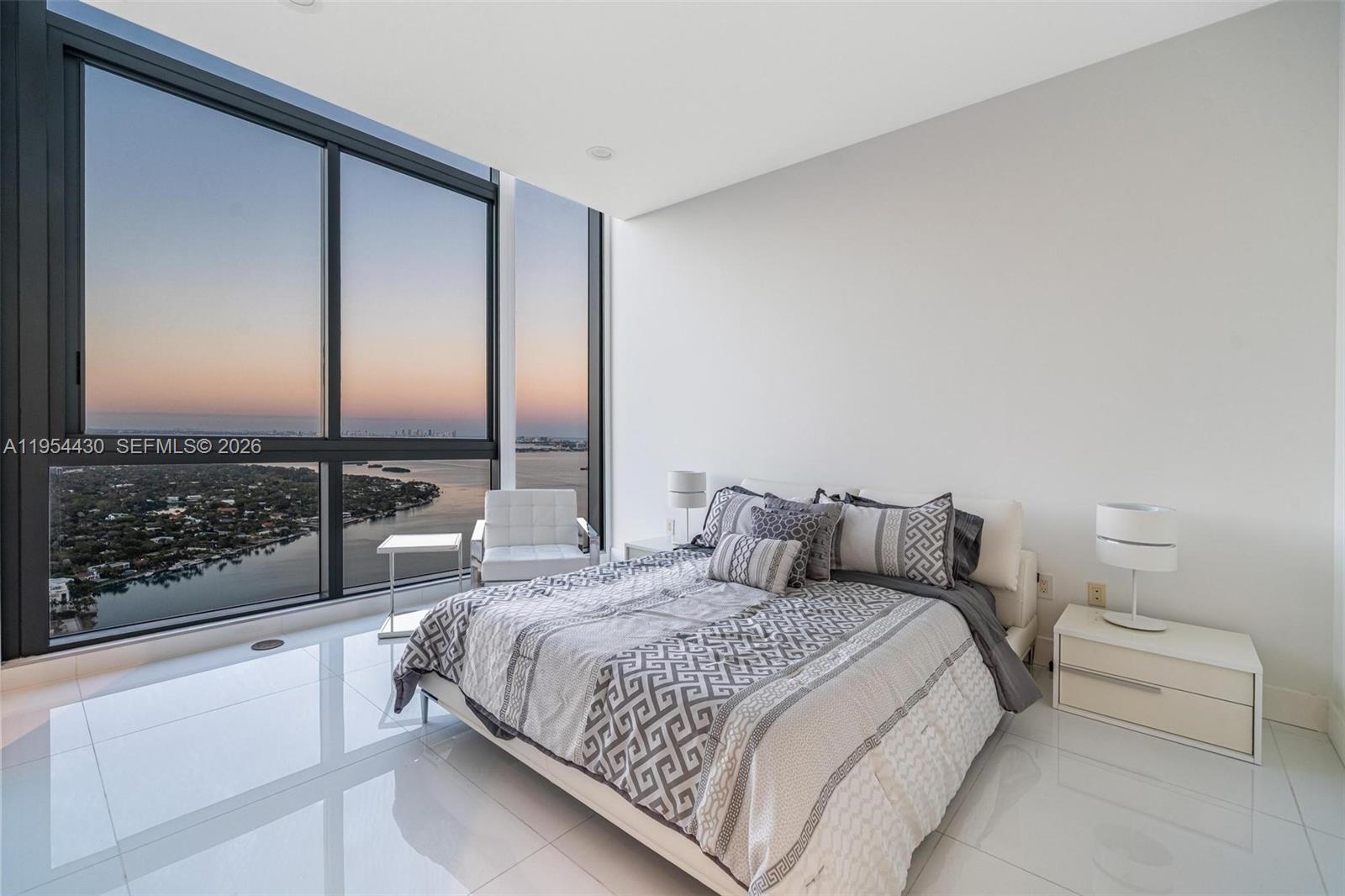 ONE PARAISO CONDO - Residential