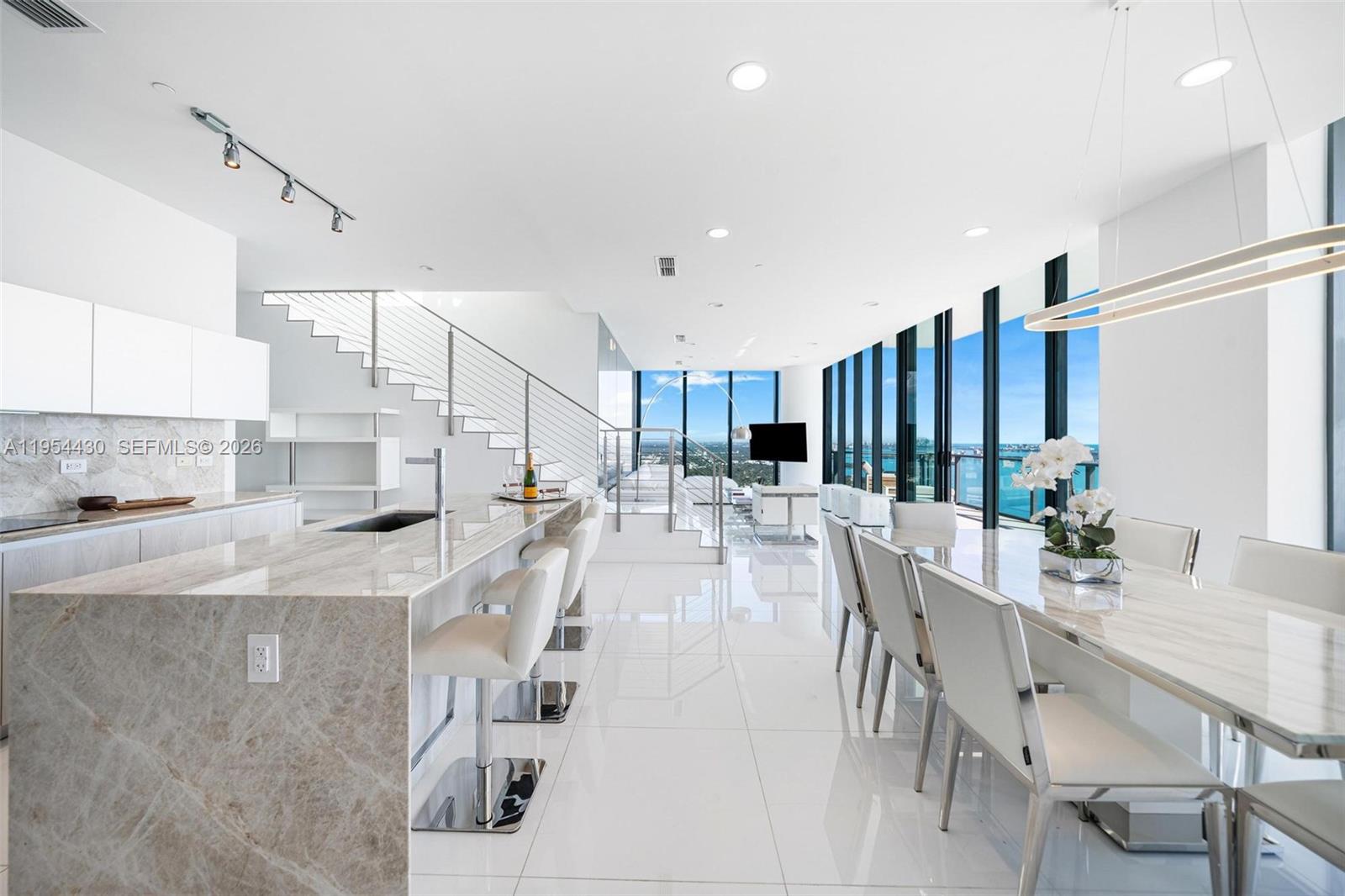 ONE PARAISO CONDO - Residential